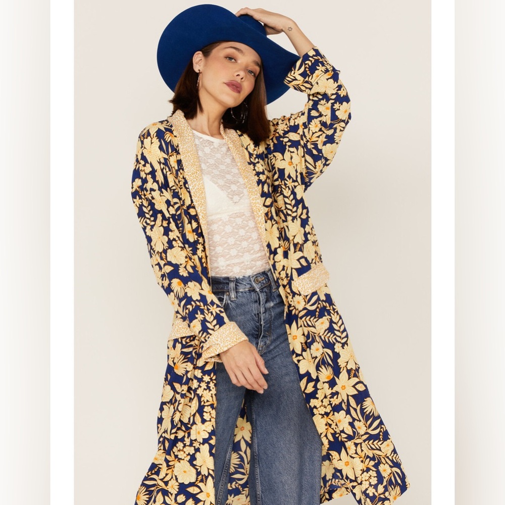 NWT Free People Blue and Cream Floral Kimono Duster Size S - Picture 4 of 15